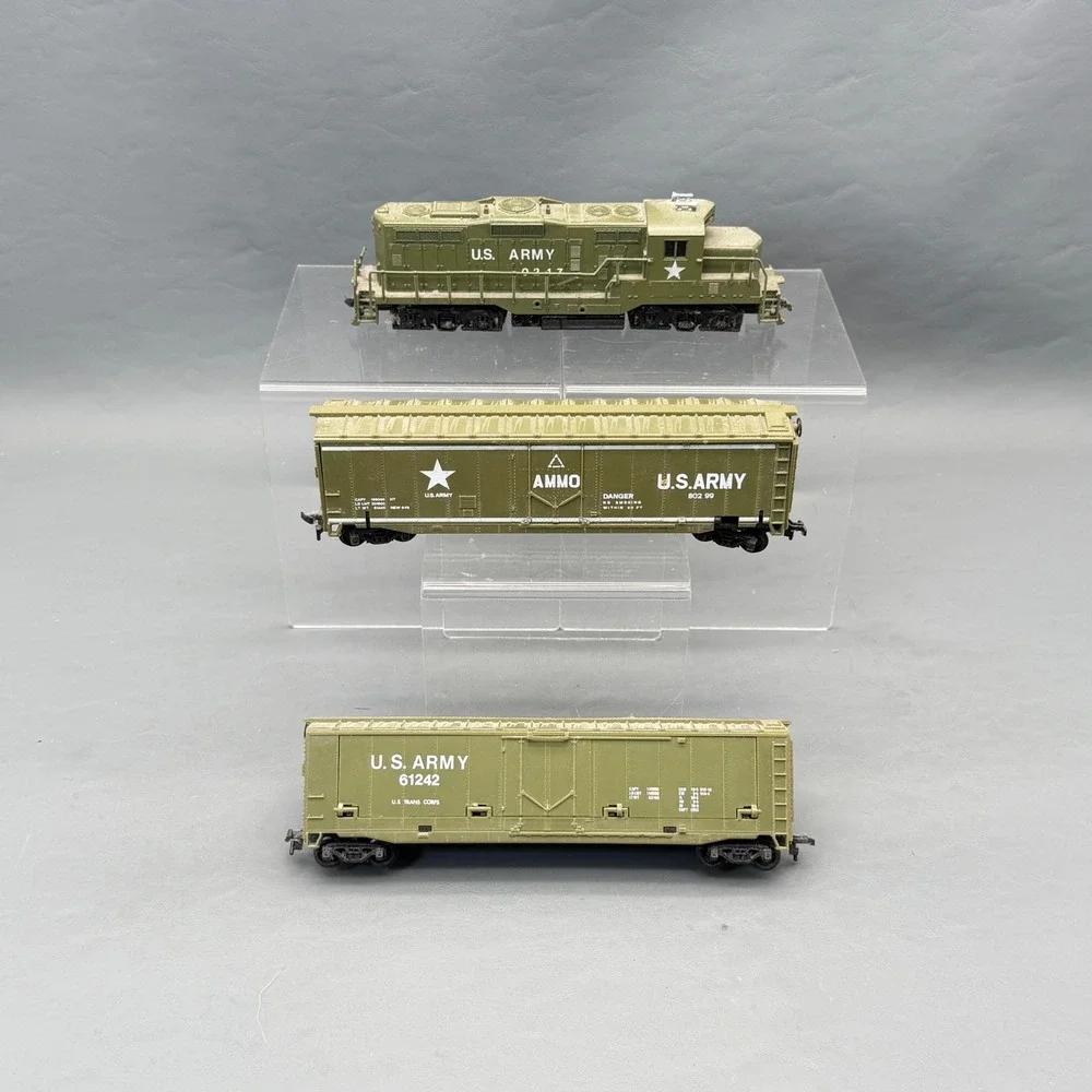 HO Scale US Army Military Train Lot Vintage Locomotive Flatcars Cannon Missile